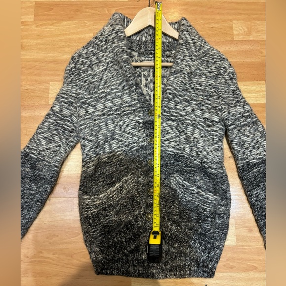 Aritzia sweater - Picture 4 of 5